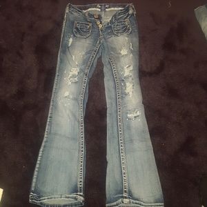 Amethyst jeans with rips